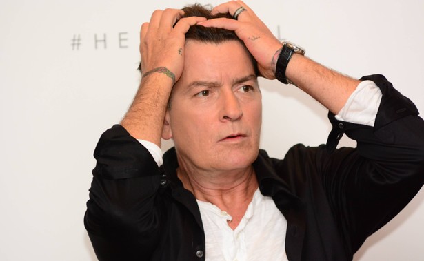 Charlie Sheen oskarżony o zgwałcenie 13-latka. "Podał mu narkotyki i zmusił do seksu analnego"