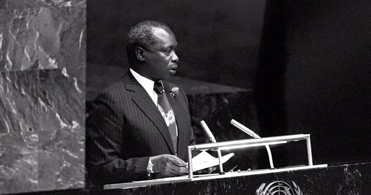 Kenya's longest serving president, Daniel Arap Moi breaths ...