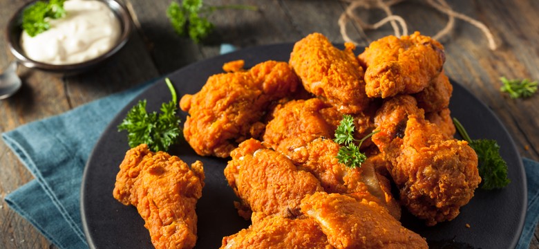 Pyszny obiad na niedzielę. Podajemy przepis, Ty gotujesz. Udka kurczak po wiedeńsku