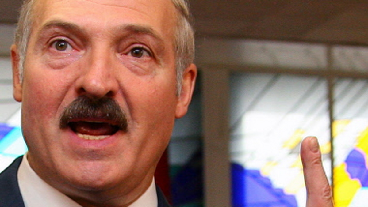 Międzynarodowy Ośrodek Badań Socjologicznych i Marketingowych SOCIUM ogłosił, że według sondażu przeprowadzone pod jego egidą na Białorusi poparcie dla prezydenta Alaksandra Łukaszenki wynosi 35,2 proc. - podało we wtorek białoruskie Radio Swaboda.