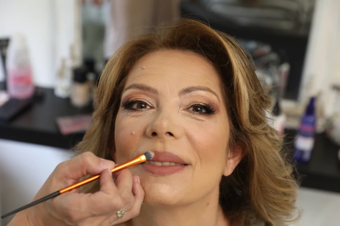  Lepe okrugle oči izvukli smo nanoseći senku u spoljašnji ugao oka