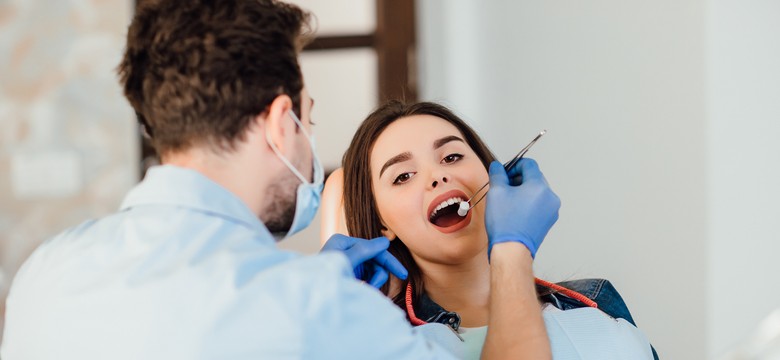 Ceny u dentystów idą na rekord.  Złe wieści dla pacjentów. Jaki cennik?