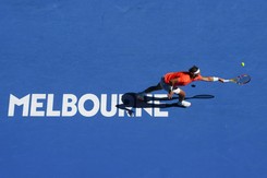 Ból pleców nie przeszkodził w awansie. Rafael Nadal w 2. rundzie Australian Open