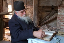 SVETOGORSKI ČAJEVI za smirenje, snagu i dugovečnost: 3 RECEPTA starih monaha koji vekovima čuvaju duh i telo