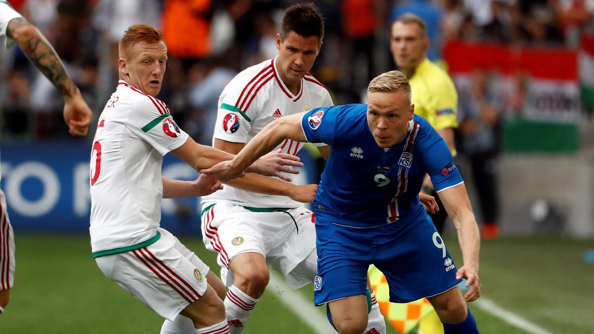 Mocno niepocieszeni byli piłkarze Islandii, którzy w sobotę w 88. minucie stracili zwycięstwo z Węgrami. - To jak porażka - stwierdził załamany napastnik wyspiarzy Kolbeinn Sigthorsson.
