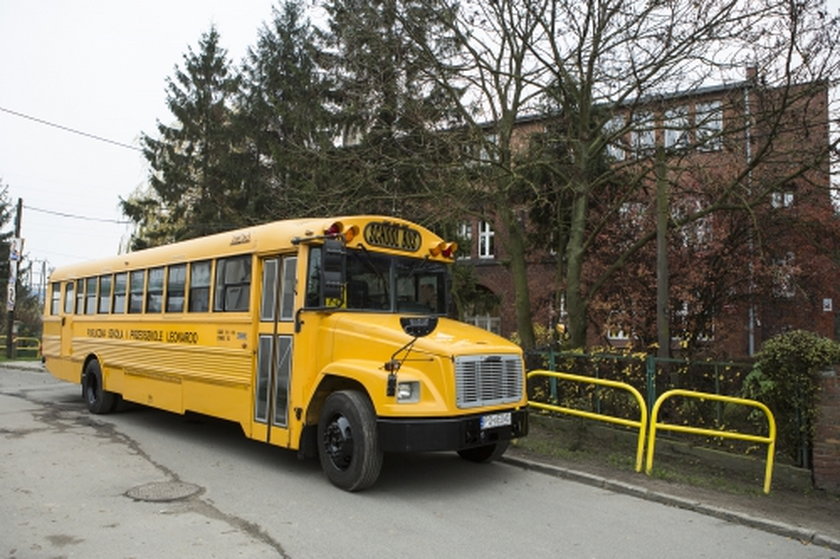 Uczniowie szkoły podstawowej nr 29 w Gdańsku mają nowy autobus. To amerykański School Bus