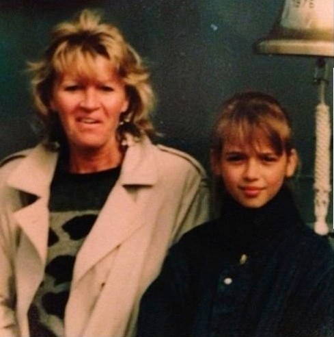 Mała Ania Przybylska z mamą