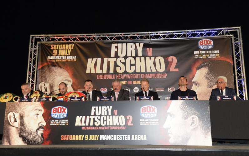 Ten grubas będzie walczył z Kliczką. Fury pokazał swój brzuch