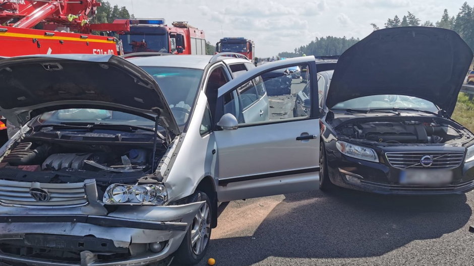 Kolizja trzech samochodów osobowych na S7 w kierunku Gdańska [ZDJĘCIA]