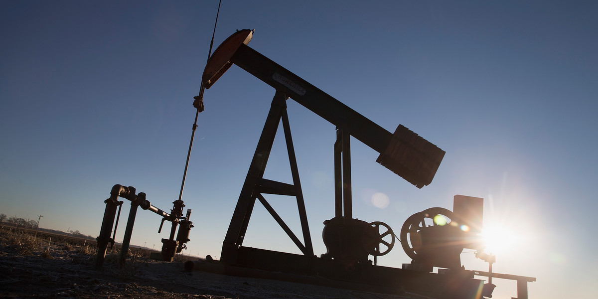 OPEC i Rosja porozumiały się w sprawie przedłużenia cięć dostaw ropy