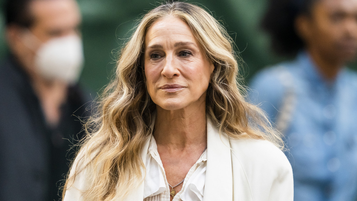 Sarah Jessica Parker krytykowana za siwe włosy. Odpowiedziała hejterom