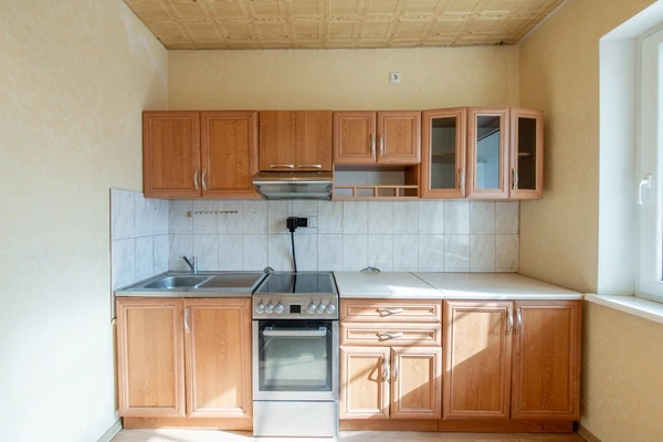 Renovirao je STARU KUHINJU za gotovo 0 DINARA: Samo je OVO OKRENUO i dobio NOVU, MODERNU koja izgleda kao da je upravo kupljena u salonu