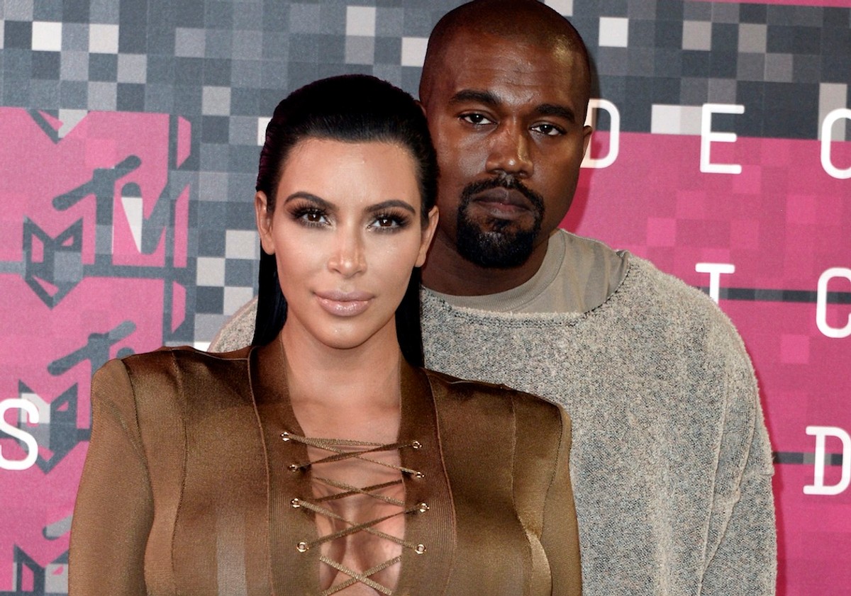 Kim Kardashian urodzi syna w Boże Narodzenie