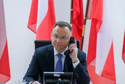 Luty 2022. Andrzej Duda w czasie rozmowy telefonicznej