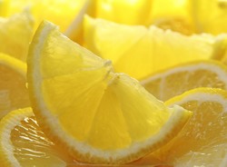 Produkty, które obniżają ciśnienie krwi. Na liście cytryny...