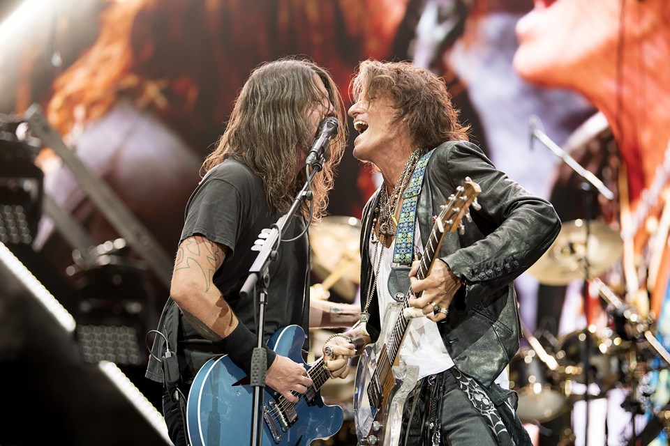 Foo Fighters i Joe Perry na Cal Jam 2017