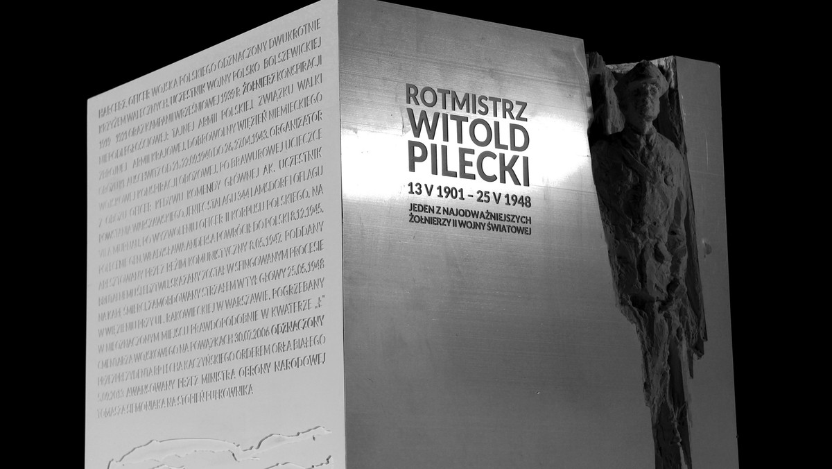 Bryła pomnika będzie wykonana z granitu, a postać głównego bohatera odlana z brązu. Wkrótce rozpoczną się ostatnie prace związane z budową pomnika rotmistrza Witolda Pileckiego w Warszawie. Wydano już pozwolenie na budowę i ogłoszono przetarg na jego montaż. Rzeźbę zaakceptowała też rodzina rotmistrza.