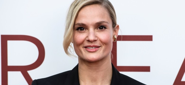 Niby marynarka, a ledwo co zakryła. Niemiecka aktorka w spodnium, które trzeba zobaczyć. FOTO