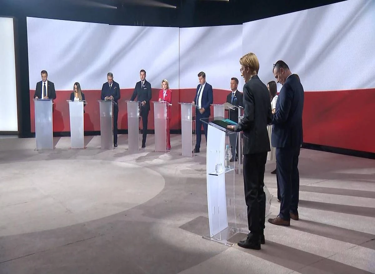 Staff debate. Where does the money for armaments come from? "Security is not just tanks"