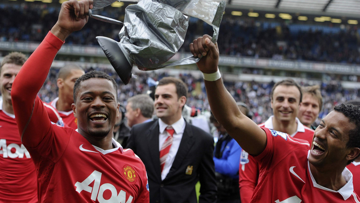 Patrice Evra, po tym jak Manchester United wywalczył 19. tytuł mistrzowski w historii Premier League stwierdził, że drużyna jest w tej chwili silniejsza niż kiedy grał w niej Cristiano Ronaldo. Ma to wynikać z tego, że Czerwone Diabły grają bardziej zespołowo.