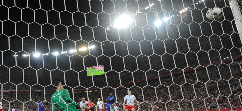 Euro 2016: Holendrzy wykorzystali dziury w obronie Polaków. Nawałka ma jeszcze nad czym pracować
