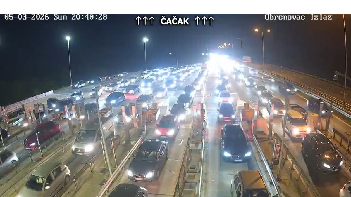 Beograđani se vraćaju kući: Kilometarske kolone na auto-putu "Miloš Veliki"