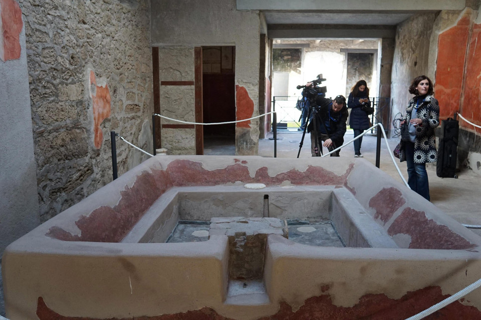 Pompeje - odrestaurowano sześć starożytnych domów