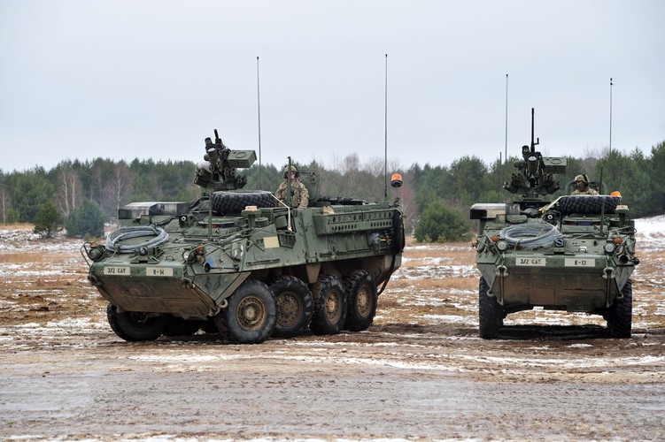 Przez najbliższe tygodnie amerykańscy wojskowi będą prowadzić treningi własne, a następnie od 12 marca wezmą udział w ćwiczenia pod kryptonimem Ryś 15 wraz z 1 batalionem piechoty zmotoryzowanej Błękitnej Brygady. 


<br><br>fot.  (mb/mr) PAP/Marcin Bielecki