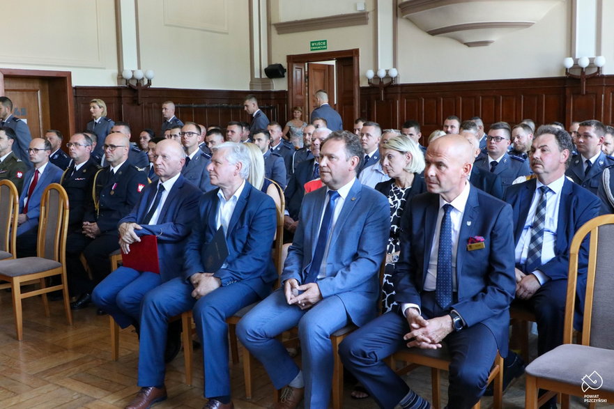 Święto policji w Pszczynie i awanse funkcjonariuszy - 20.07.2022 - autor: powiat