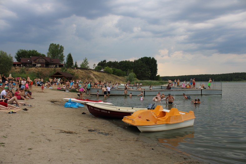 Plaża w Czarnej Wsi nad jeziorem Rajgrodzkim