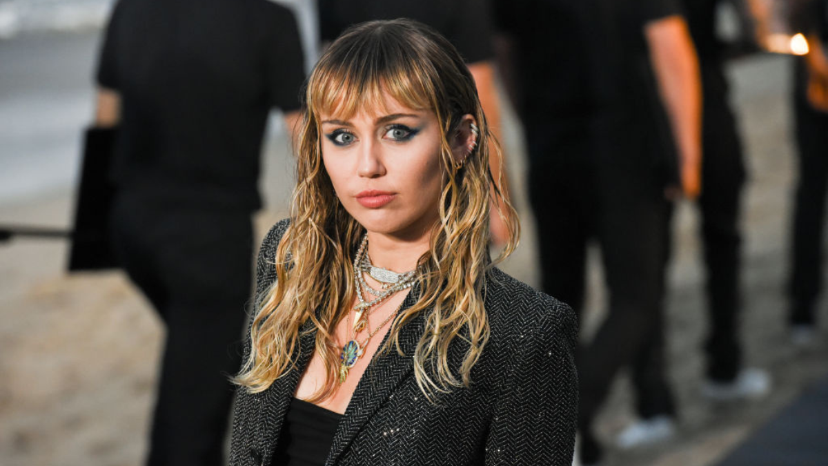 Miley Cyrus új klipje hemzseg a titkos utalásoktól
