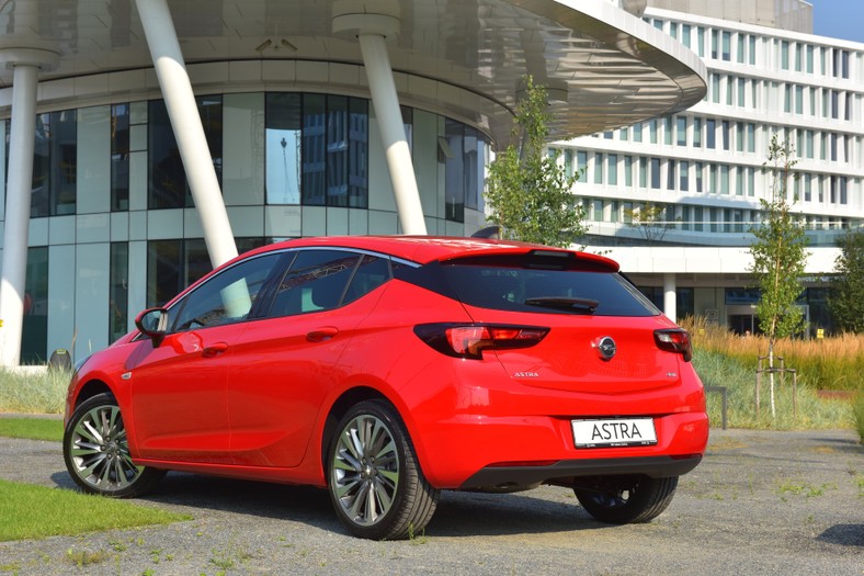 Opel Astra 2016