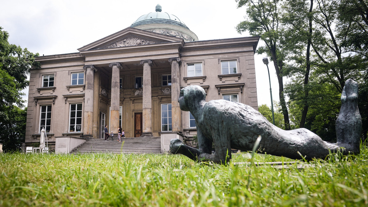 Muzeum Narodowe nadal będzie prowadziło swój oddział w Królikarni - zadecydował sąd, uznając, że eksmisja muzeum byłaby naruszeniem zasad współżycia społecznego. Usunięcia placówki z historycznego gmachu stołecznej Królikarni domagali się spadkobiercy dawnych właścicieli pałacu, w którym mieści się obecnie Muzeum Rzeźby.