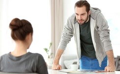 W tych miastach Polacy przeklinają najczęściej. A gdzie najrzadziej? BADANIE