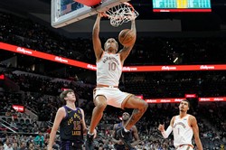 Wreszcie! Spurs przerwali serię porażek. Jeremy Sochan "pilnował" LeBrona Jamesa [WIDEO]