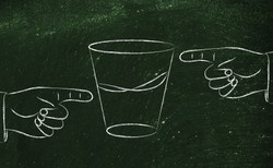 Prawo Kalego pod każdą strzechą. Jak wyhodowaliśmy w sobie podwójne standardy