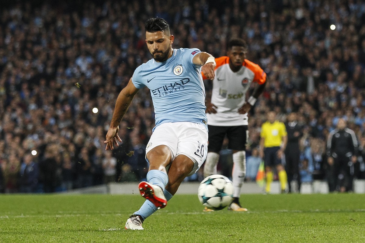 Liga angielska: Gwiazdor Man City złamał żebra w wypadku samochodowym [FOTO]