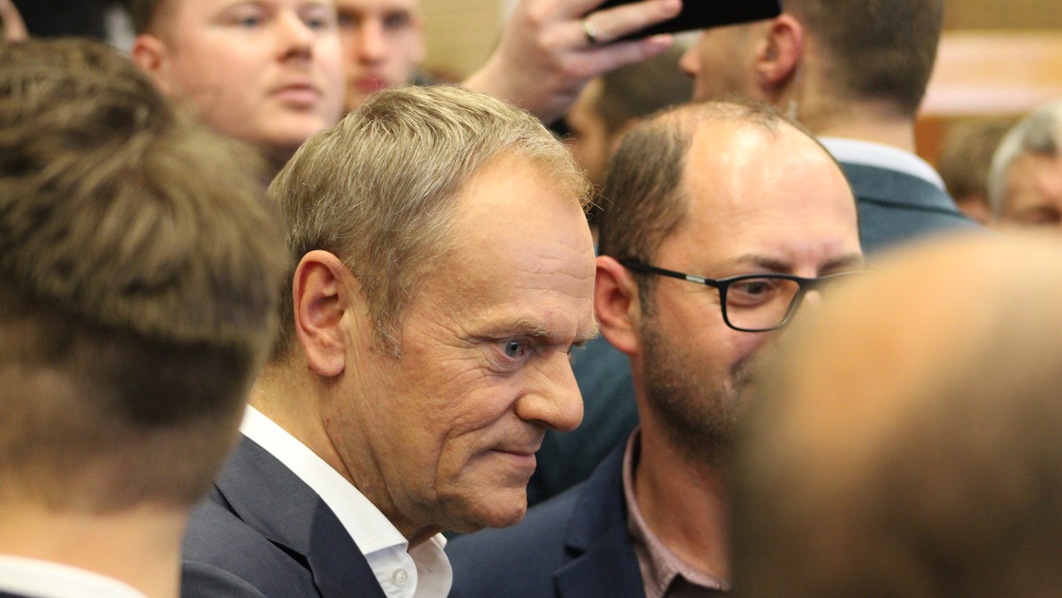 Donald Tusk na spotkaniu z wyborcami w Kleosinie