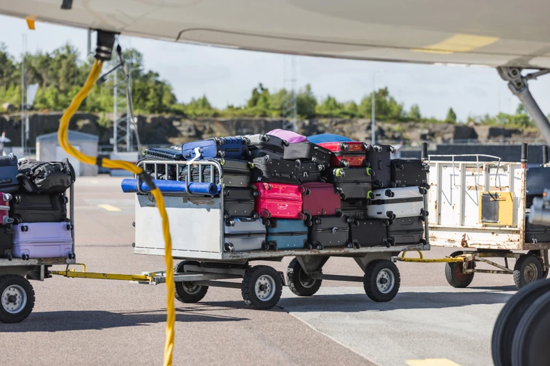 Označavanje kofera je korisno jer na jednom letu uvek ima istih ili sličnih kofera