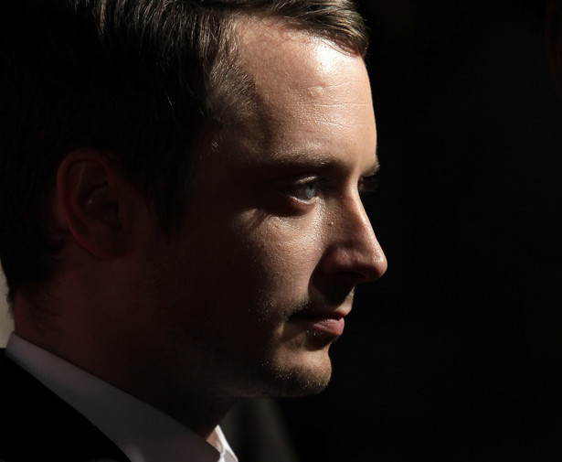 Elijah Wood gra o życie. Swoje i żony