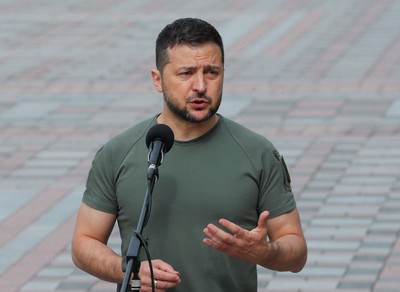 Rozmowa Zełenski–Macron. 'Poruszyłem kwestię zakazu wiz dla Rosjan'