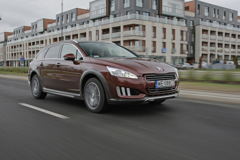 Peugeot 508 RXH: scout po francusku