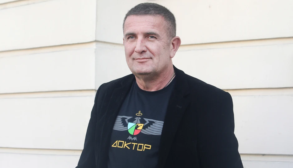 Žujović navodi da će pokušati da etablira novu opciju na političkoj sceni Srbije