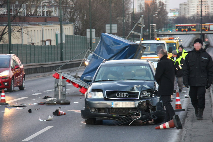 Audi wbiło się w przyczepkę