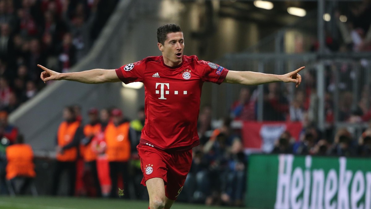 Soccer 2015 - Bayern Munich Beat Arsenal 5-1