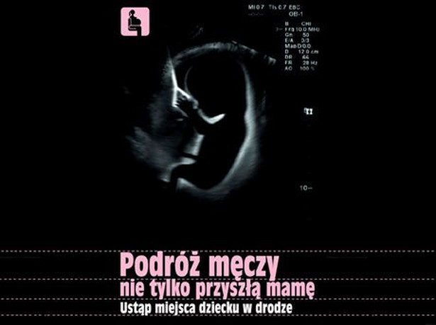 Plakat podnosi "cztery litery"