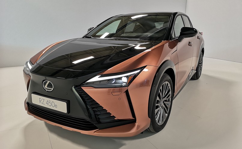 Lexus RZ 450e