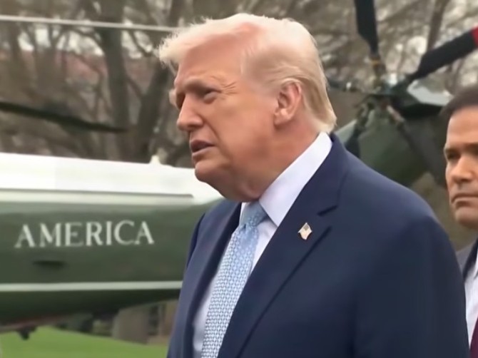 Donald Tramp saznao da je umro Čak Noris i o njegovoj reakciji bruji ceo svet