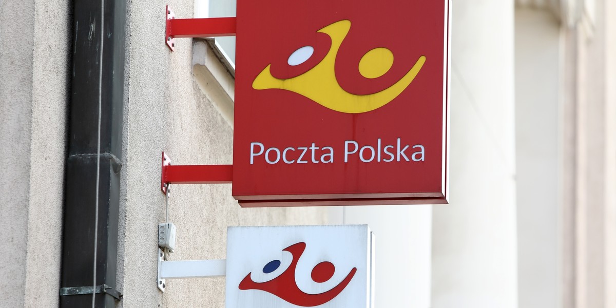 Poczta Polska poszerza możliwości płacenia kartą za jej usługi i produkty. Wkrótce będzie to możliwe również u kuriera