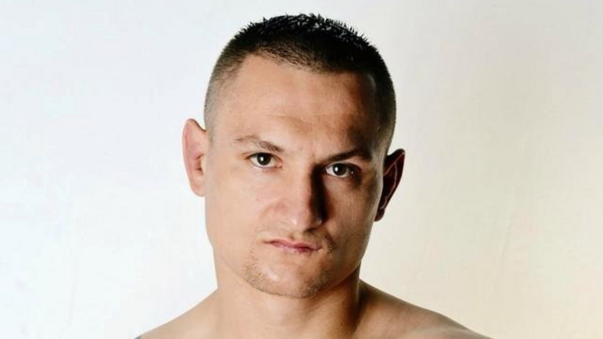 Jeden z najlepszych polskich zawodników MMA mieszkający i walczący na Wyspach Leszek Krakowski (9-0, 5 KO, 3 Sub) podpisał kontrakt z Federacją KSW i zadebiutuje w okrągłej klatce już na gali KSW 32: Road to Wembley.